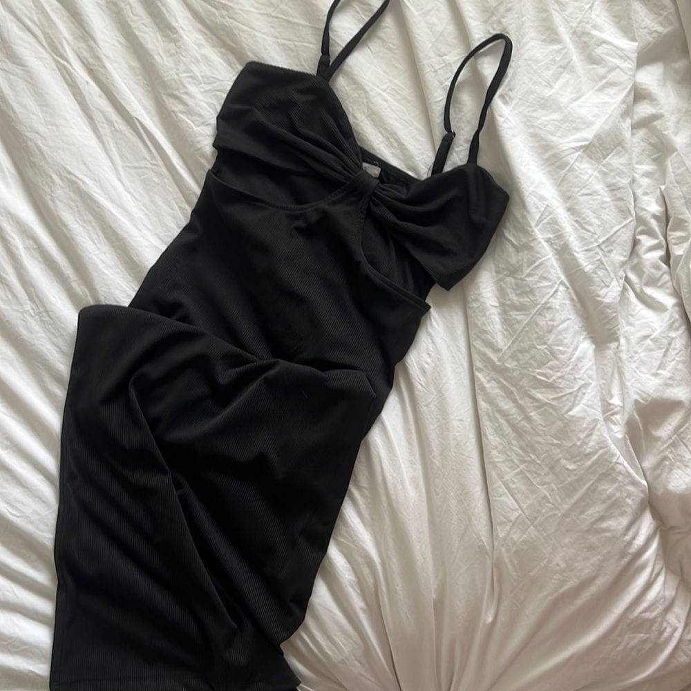 NWT Black Pepper Mayo midi dress with cut-outs. Ribbed jersey material